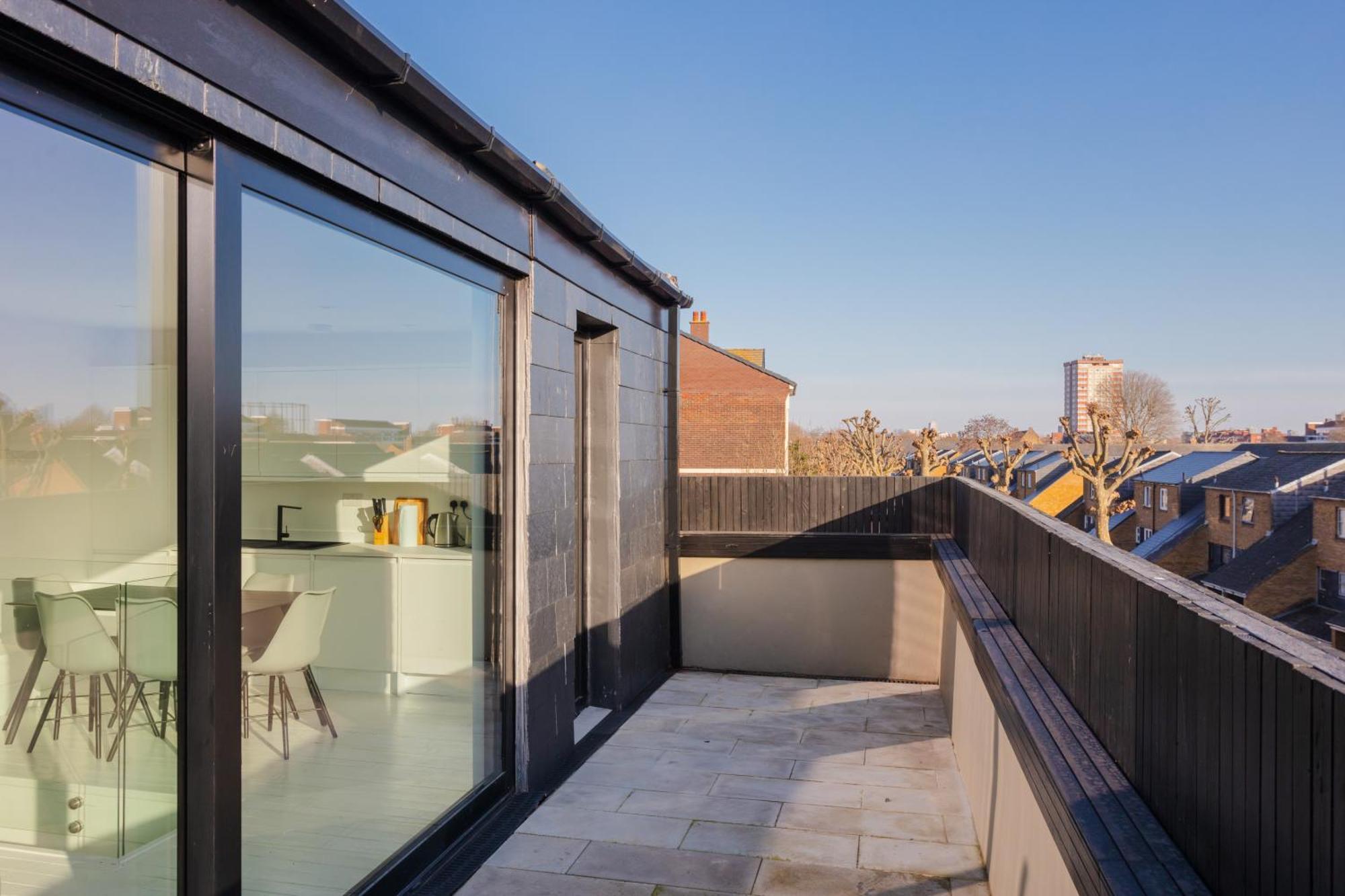 Sleek 2bd Skyline Flat Heart Of Hackney
