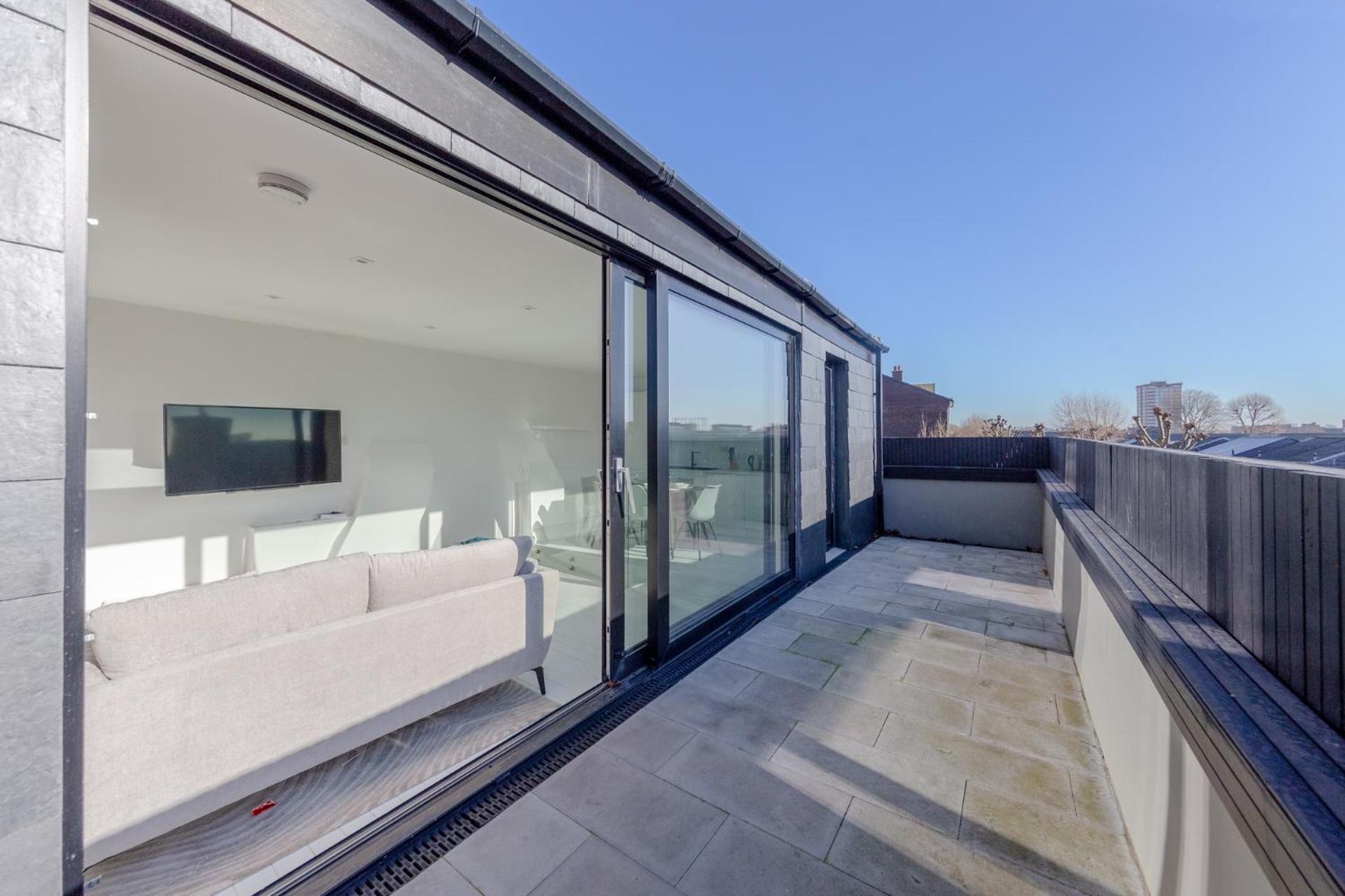 Apartament Sleek 2bd Skyline Flat Heart Of Hackney Londra