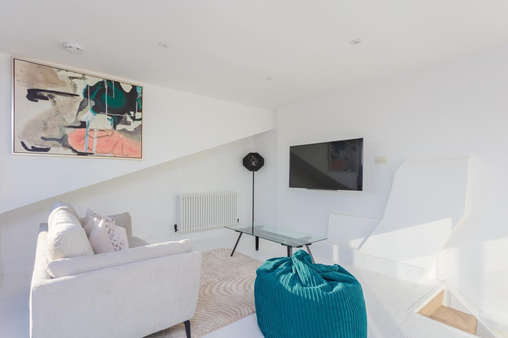Apartament Sleek 2bd Skyline Flat Heart Of Hackney