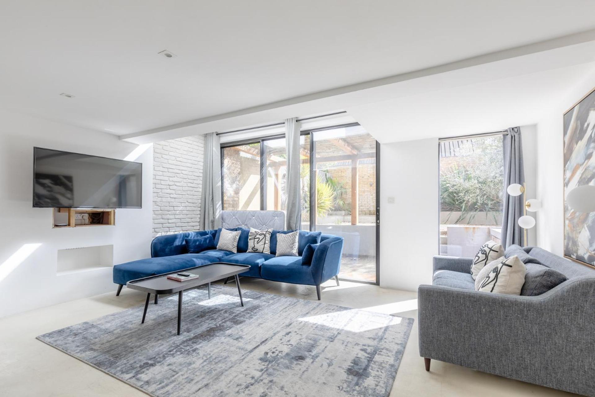 Sleek 2bd Skyline Flat Heart Of Hackney Apartament