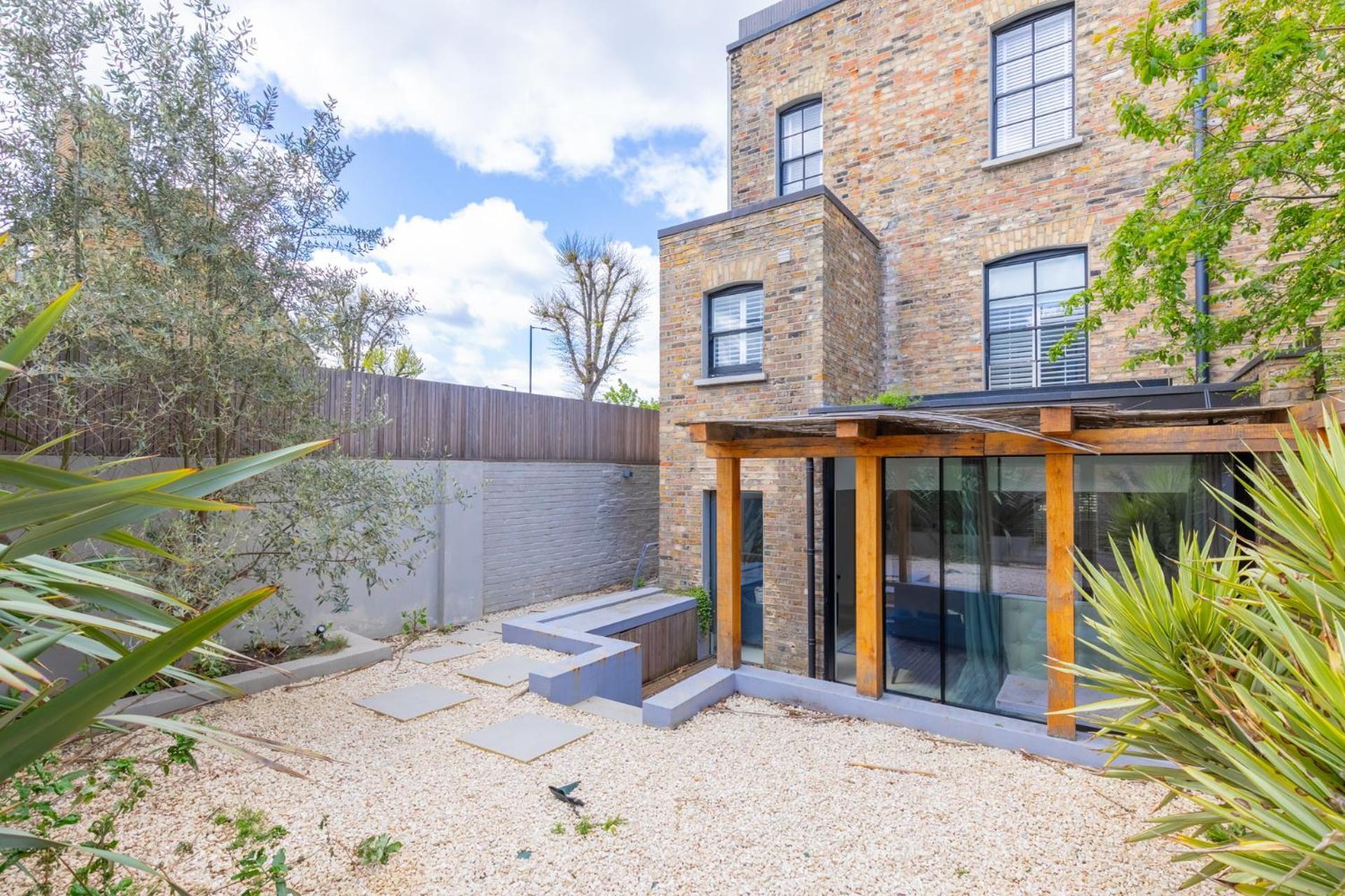 Sleek 2bd Skyline Flat Heart Of Hackney Apartament Londra